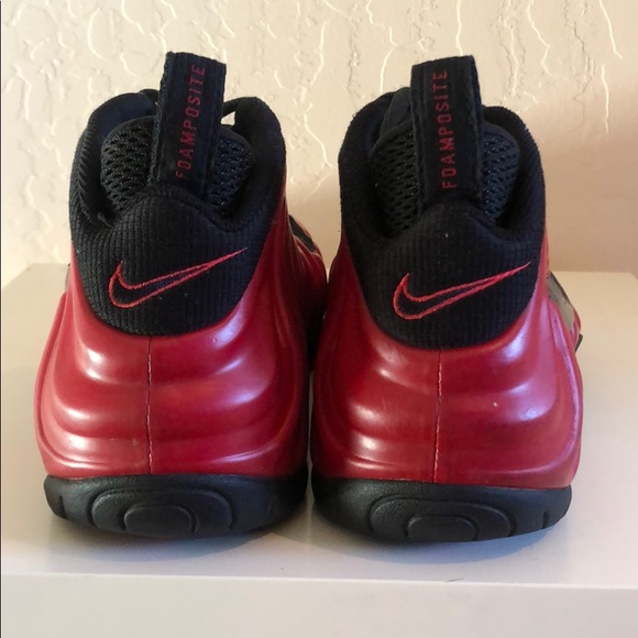 Varsity Red Nike Foamposite Pro 2002 - Picture 2 of 8